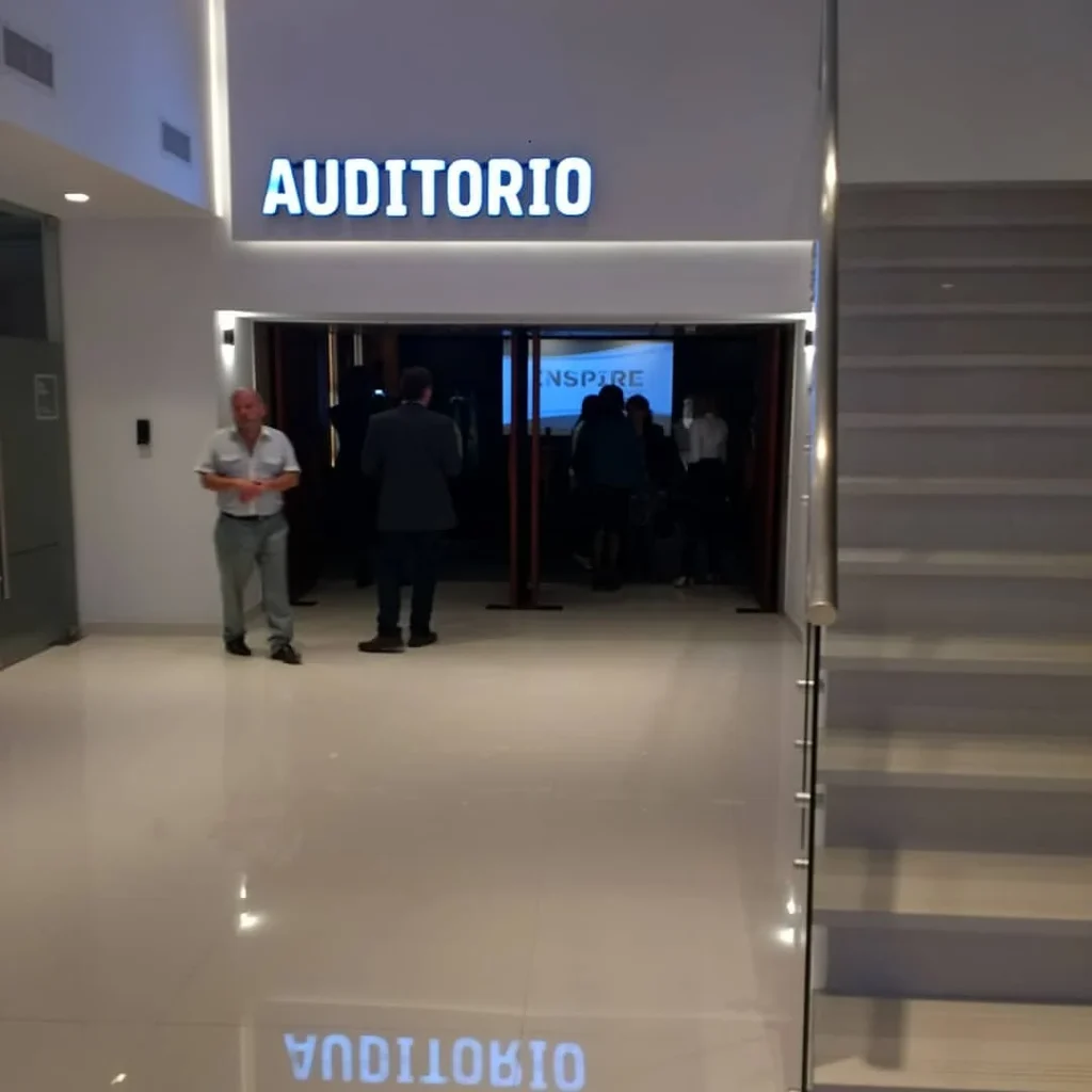 Ingreso al auditorio Inspire